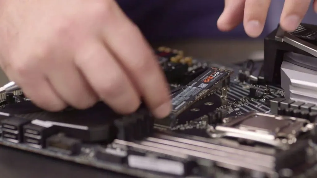 установка M.2 SSD