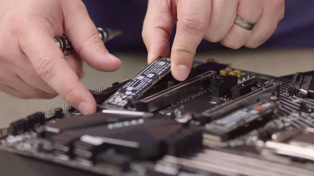 установка M.2 SSD