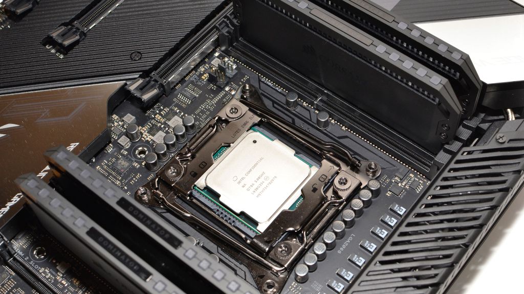 Спецификации для почти дюжины процессоров Intel Comet Lake могли просочиться