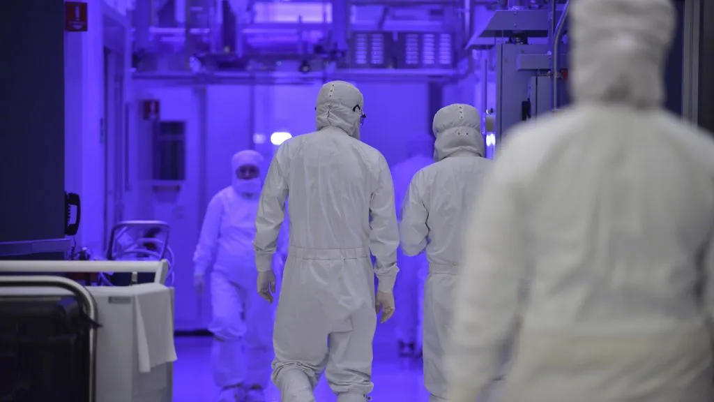 Intel до сих пор не может сказать, будет ли она производить все свои собственные 7-нм процессоры