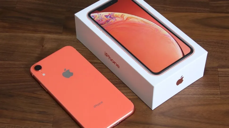 Обзор iPhone XR 128GB Coral